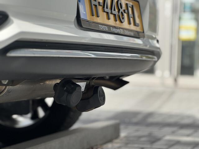 Toyota AURIS 1.8 Hybrid Volcano Edition Trekhaak, Navigatie, Parkeersensoren , All-in Rijklaarprijs