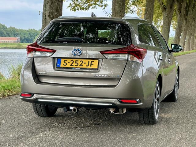 Toyota AURIS Touring Sports 1.8 Hybrid Executive | Rijklaar | Trekhaak | Automaat | Climate control | LED