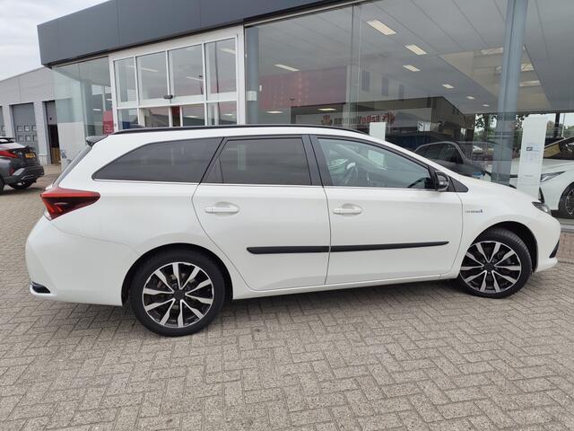 Toyota AURIS 1.8 Hybrid Black Edition | Android Auto | Trekhaak | Navi | DAB