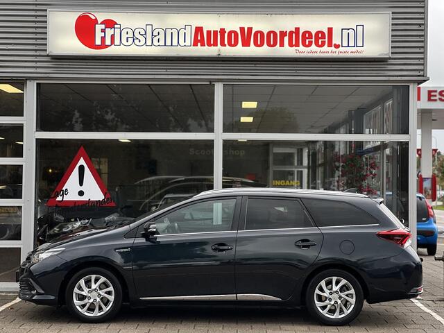 Toyota AURIS 1.8 Hybrid Trend / Camera / Pano / Navi / 2016