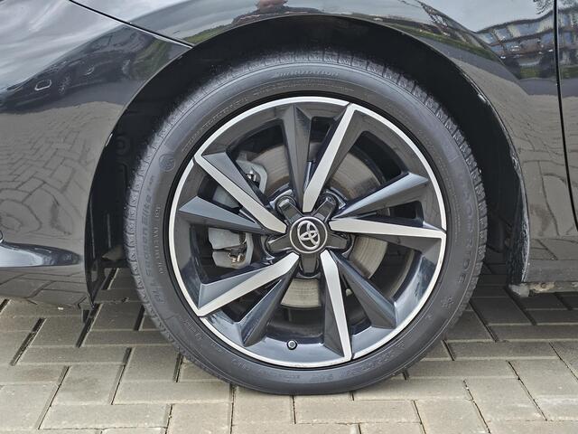 Toyota AURIS 1.8 Hybrid Dynamic Stoelvw Cam DAB LM17