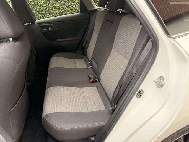 Toyota AURIS 1.8 Hybrid Executive Zeer netjes, Dealer onderhouden