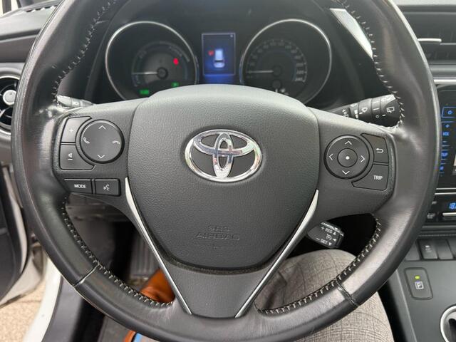 Toyota AURIS 1.8 Hybrid Trend 136pk Automaat | Trekhaak | Panorama dak | Navigatie | Achteruitrijcamera | Climate control