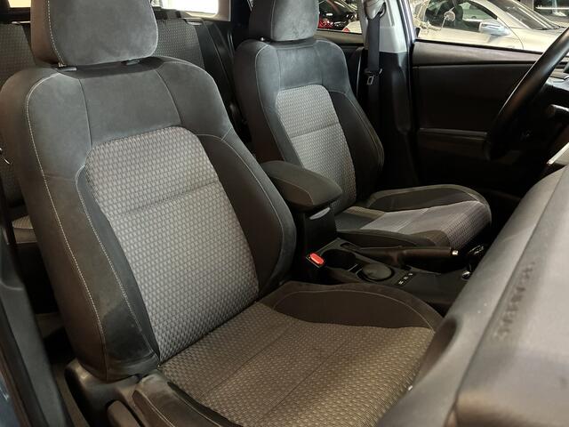 Toyota AURIS Touring Sports 1.8 Hybrid Dynamic Go dealer onderhouden | trekhaak navi | cruise | clima | apk 11/26