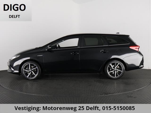 Toyota AURIS Touring Sports 1.8 HYBRID DYNAMIC ULTIMATE NAVI GARANTIE 7-2027 STOELVERWARMING . PARKEERSENSOREN .CAMERA .