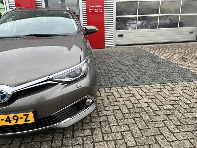 Toyota AURIS Touring Sports 1.8 Hybrid Executive *Met trekhaak!*