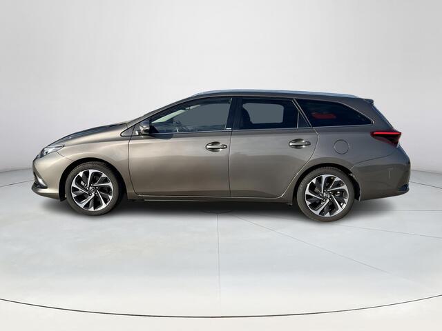 Toyota AURIS 1.8 Hybrid Dynamic | Navigatie | Stoelverwarming | Parkeersensoren | 17 inch LM-velgen |