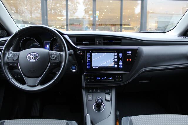 Toyota AURIS Touring Sports 1.8 Hybrid Dynamic Ultimate | Rijklaar | PDC | Navi | Trekhaak | Keyless | Camera | Cruise | Stoelverwarming | DAB+