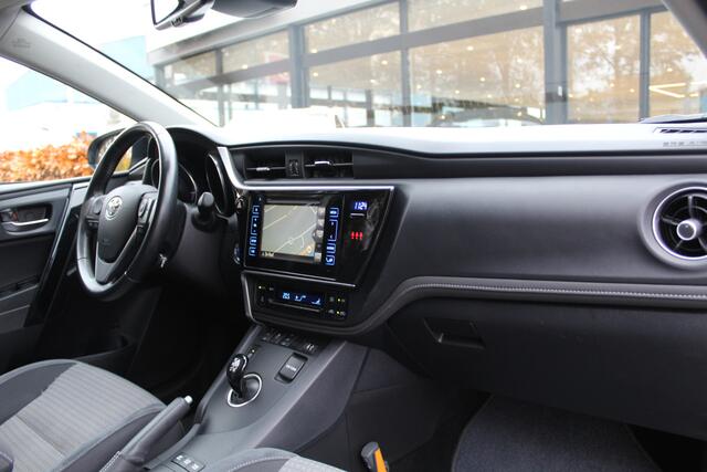 Toyota AURIS Touring Sports 1.8 Hybrid Dynamic Ultimate | Rijklaar | PDC | Navi | Trekhaak | Keyless | Camera | Cruise | Stoelverwarming | DAB+