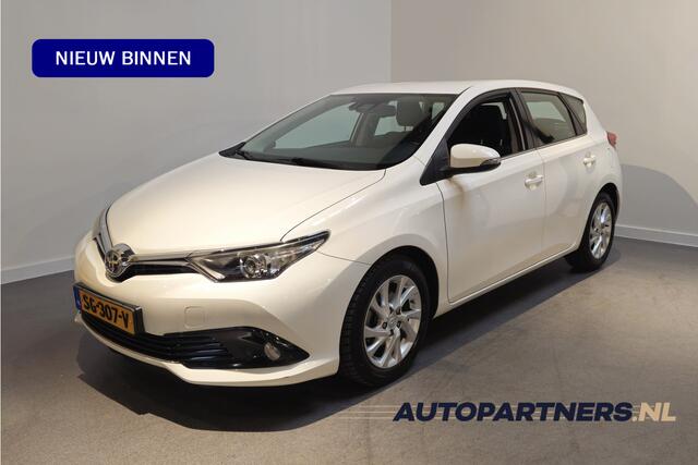 Toyota AURIS 1.8 Hybrid Dynamic - Navigatie - Achteruitrijcamera - Cruise - Climate control