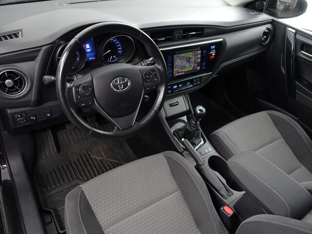 Toyota AURIS Touring Sports 1.2T Dynamic Camera, Privacy Glass, Led, Navigatie, Clima, Cruise
