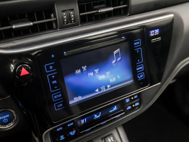 Toyota AURIS Touring Sports 1.8 Hybrid Sport Automaat (NAVIGATIE, CLIMATE, CAMERA, SPORTSTOELEN, KEYLESS, BLUETOOTH, CRUISE, NIEUWSTAAT)