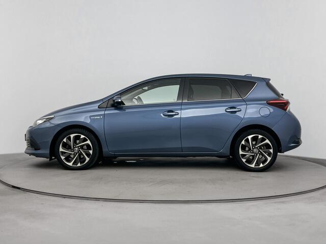 Toyota AURIS 1.8 Hybrid Dynamic | Navigatie | Parkeercamera | Cruise Control | 17' Velgen |