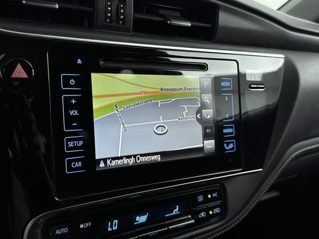 Toyota AURIS 1.8 Hybrid Dynamic | Navigatie | Parkeercamera | Cruise Control | 17' Velgen |