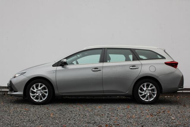 Toyota AURIS Touring Sports 1.8 Hybrid Now Automaat, Keyless/Entry, Navigatie, Climate/CruiseControl, Achteruitrijcamera, 16'' inch LM velgen