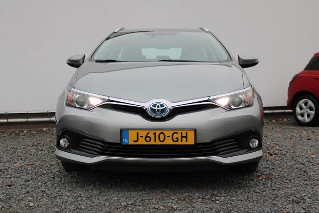 Toyota AURIS Touring Sports 1.8 Hybrid Now Automaat, Keyless/Entry, Navigatie, Climate/CruiseControl, Achteruitrijcamera, 16'' inch LM velgen