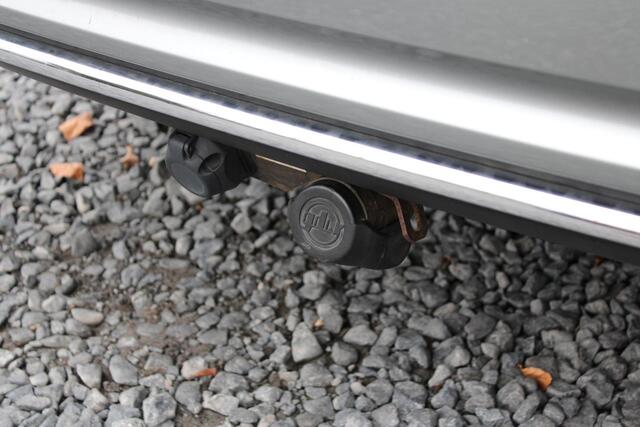 Toyota AURIS Touring Sports 1.8 Hybrid Now Automaat, Keyless/Entry, Navigatie, Climate/CruiseControl, Achteruitrijcamera, 16'' inch LM velgen