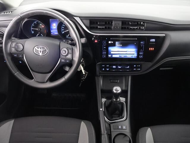 Toyota AURIS 1.2T Energy | Camera | Airco | Dealer onderhouden | Afneembare trekhaak