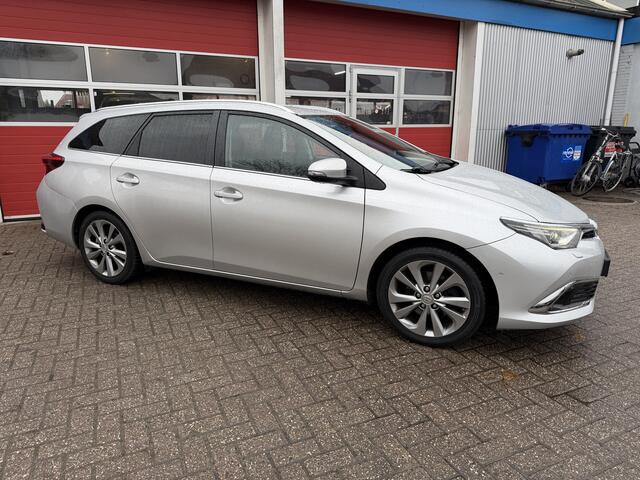 Toyota AURIS Touring Sports 1.8 Hybrid 100 PK | Executive | Navigatie | Stoelverwarming | Start- en stopknop |
