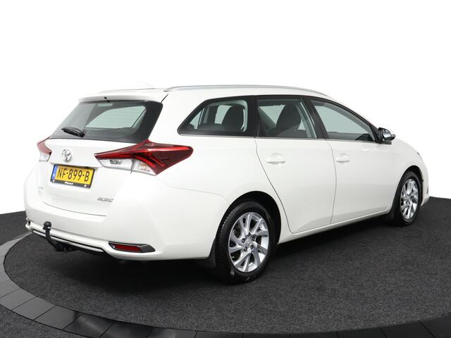 Toyota AURIS Touring Sports 1.3 Aspiration | Trekhaak | Lichtmetalen velgen | Achteruitrijcamera |