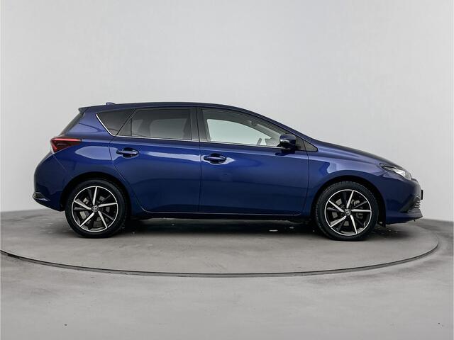 Toyota AURIS 1.8 Hybrid Dynamic Ultimate | NL-Auto | Navigatie | Parkeercamera | Stoelverwarming |