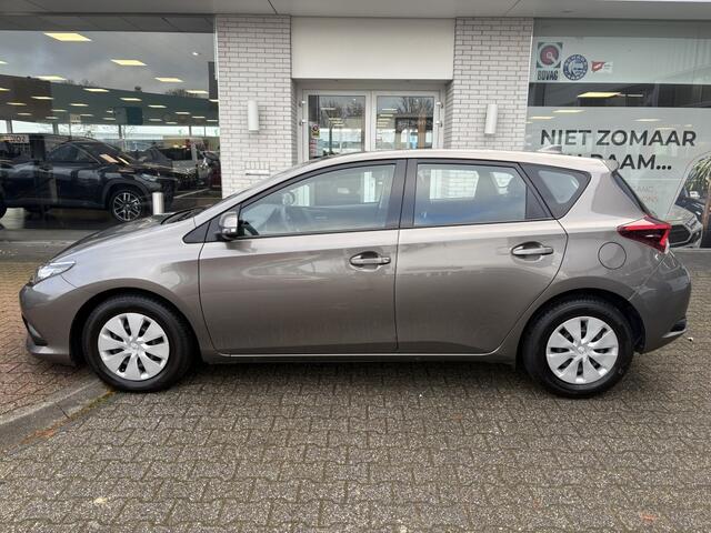 Toyota AURIS 1.3 Now | Trekaak | Bluetooth | Climate control |