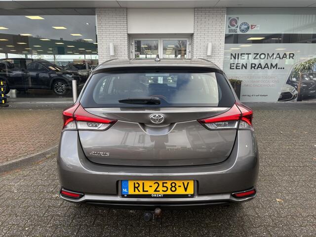 Toyota AURIS 1.3 Now | Trekaak | Bluetooth | Climate control |