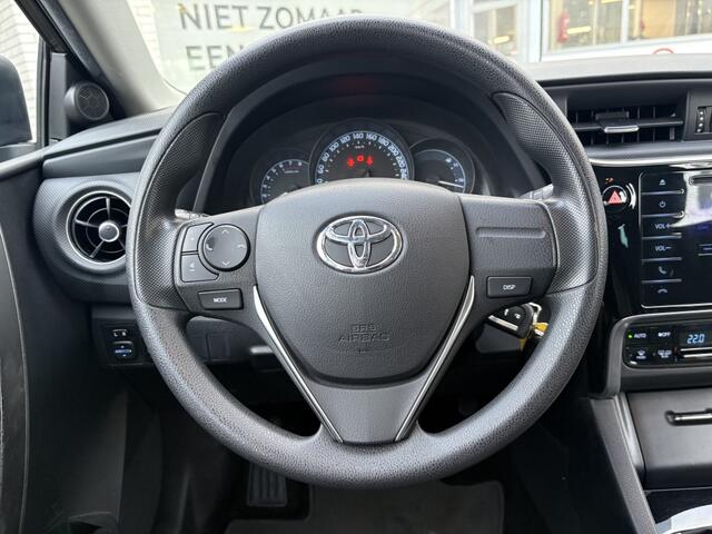 Toyota AURIS 1.3 Now | Trekaak | Bluetooth | Climate control |