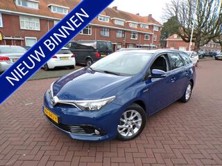 toyota-auris-touring-sports-1.8-hyb