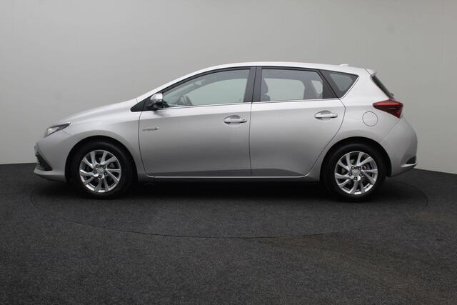 Toyota AURIS 1.8 Hybrid Aspiration 2016 | Dealer Onderhouden Trekhaak | Navigatie | DAB Radio | Cruise Control | Lane Assist | Stuurwiel Bediening | Climate Control | Boekjes | 2 Sleutels