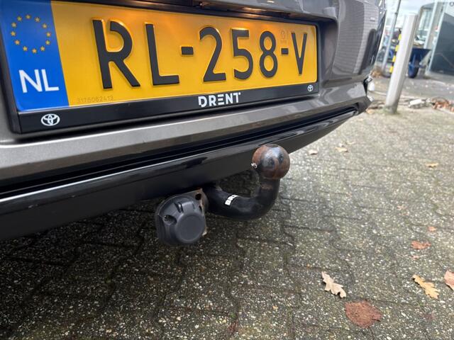 Toyota AURIS 1.3 Now | Trekaak | Bluetooth | Climate control |