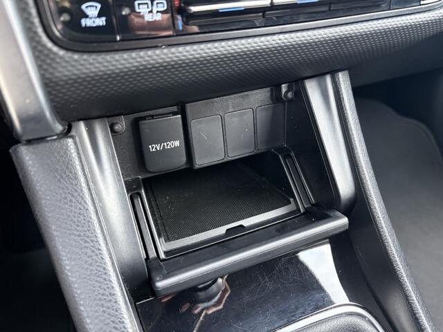 Toyota AURIS 1.3 Now | Trekaak | Bluetooth | Climate control |