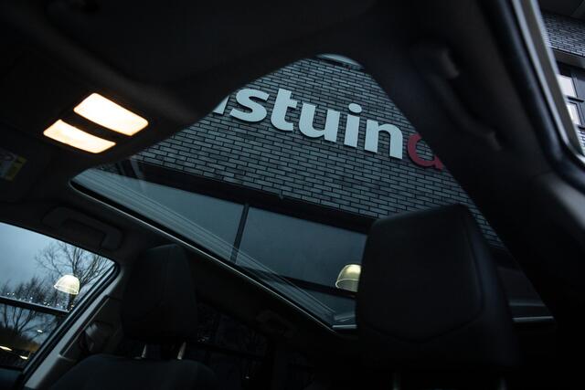 Toyota AURIS 1.2T Trend , Achteruitrijcamera, Panoramadak, Navigatie,