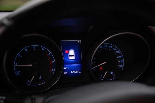 Toyota AURIS 1.2T Trend , Achteruitrijcamera, Panoramadak, Navigatie,