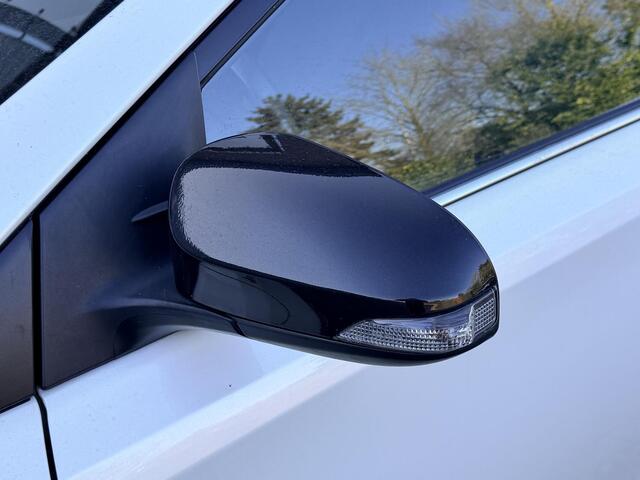 Toyota AURIS 5-Deurs 1.8 Hybrid Black Edition *Navigatie*Stoelverw.*