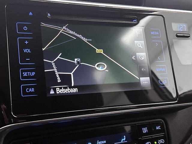 Toyota AURIS Touring Sports 1.8 Hybrid Black Edition | NL dealeronderhouden | PDC | Trekhaak |