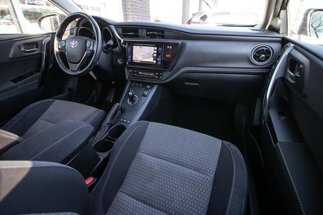 Toyota AURIS Touring Sports 1.8 Hybrid Dynamic Ultimate aanvullen