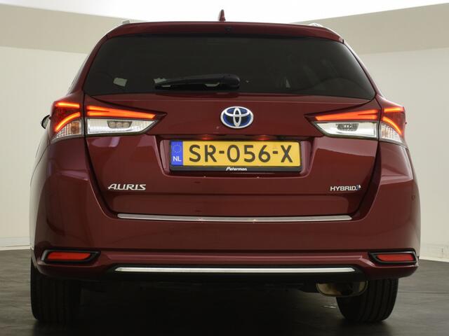 Toyota AURIS Touring Sports 1.8 Hybrid Active | Parkeersensoren V+A | Navigatie