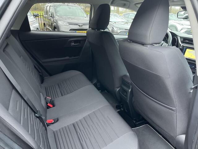 Toyota AURIS 1.8 Hybrid Dynamic | Trekhaak | Navigatiesysteem | Bluetooth | Camera