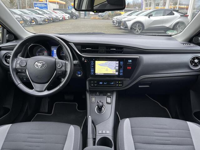 Toyota AURIS 1.8 Hybrid Dynamic | Trekhaak | Navigatiesysteem | Bluetooth | Camera