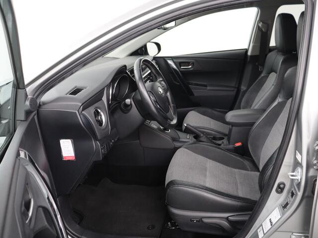 Toyota AURIS 1.8 Hybrid Executive | Stoelverwarming | Half leder | Navigatie | Keyless | Climate control | Cruise control | Parkeerhulp