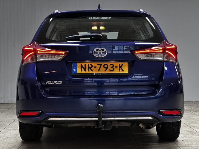 Toyota AURIS Touring Sports 1.2T Aspiration/ LED Dagrijverl./ Trekhaak/ Camera/ Clima/ Navi/ Cruise/ Bluetooth/ Elek.Pakket/ Isofix/ C.V.Afstand/ Metallic Lak.