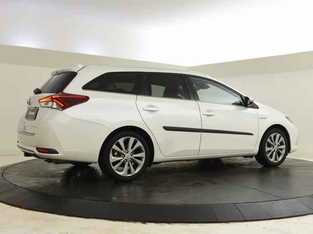 Toyota AURIS Touring Sports 1.8 Hybrid Freestyle | Leder | Stoelverwarming | PDC |