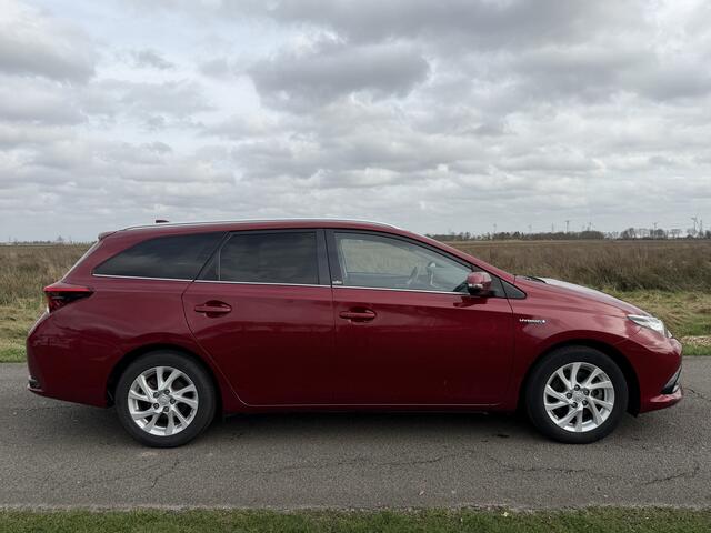 Toyota AURIS Touring Sports 1.8 Hybrid Dynamic NAVI/PANODAK/ECC/CRUISE/DLR-ONDRH,
