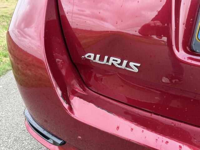 Toyota AURIS Touring Sports 1.8 Hybrid Dynamic NAVI/PANODAK/ECC/CRUISE/DLR-ONDRH,