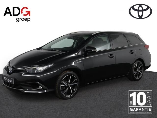 Toyota AURIS 1.8 Hybrid Executive | Trekhaak | Parkeersensoren | Stoelverwarming | Cruise-Control | Panorama Dak |
