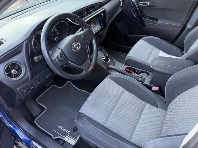 Toyota AURIS 1.8 Hybrid Black Edition