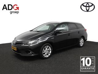toyota-auris-1.8-hybrid-dynamic--l