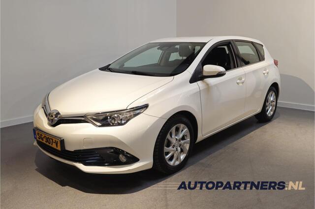 Toyota AURIS 1.8 Hybrid Dynamic - Navigatie - Achteruitrijcamera - Cruise - Climate control
