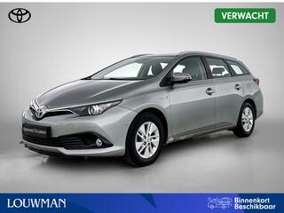 toyota-auris-1.8-hybrid-dynamic-lim